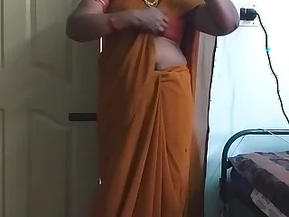 desi  indian horny tamil telugu kannada malayalam hindi cheating wife crippling saree vanitha showing big boobs and shaved pussy press hard boobs press chew ill feeling pussy masturbation